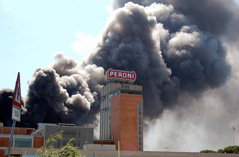 birra-peroni-bari-stabilimento-via-bitritto-incendio