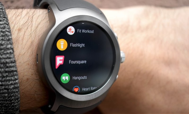 orologio-sport-per-uomo-smartwatch orologio-sport-per-uomo-smartwatch